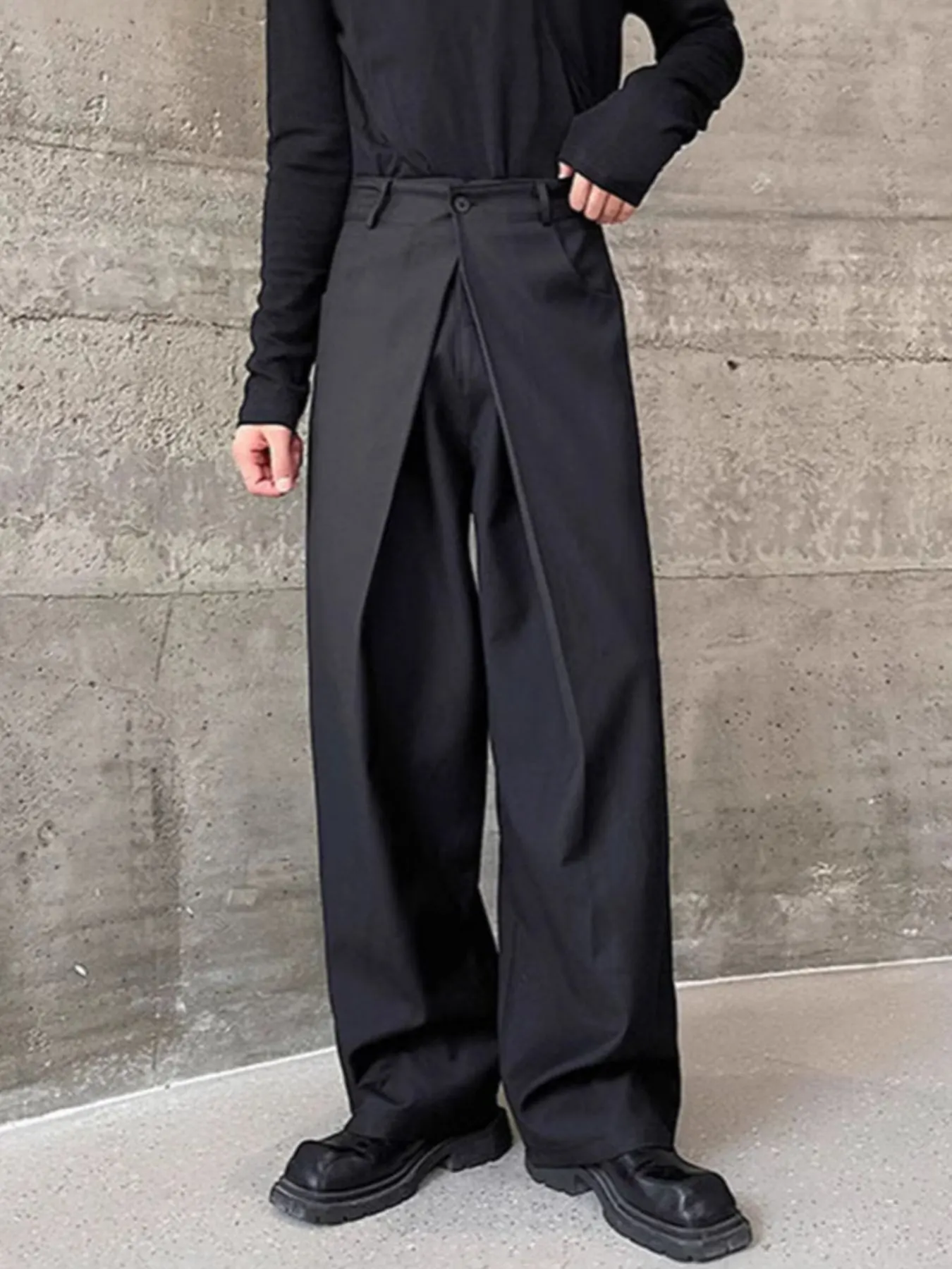 Men's Pleated Detail Wide-Leg Pants